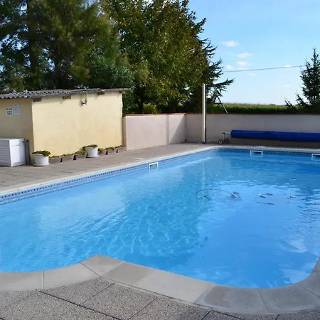 Spacieux Avec Piscine Chauffee, Jardin, Wifi Et Animaux Admis - Fr-1-653-273 Holiday home Angeduc
