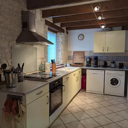 Spacieux Avec Piscine Chauffee, Jardin, Wifi Et Animaux Admis - Fr-1-653-273 Angeduc