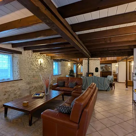 Holiday home Spacieux Avec Piscine Chauffee, Jardin, Wifi Et Animaux Admis - Fr-1-653-273 *