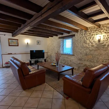 Spacieux Avec Piscine Chauffee, Jardin, Wifi Et Animaux Admis - Fr-1-653-273