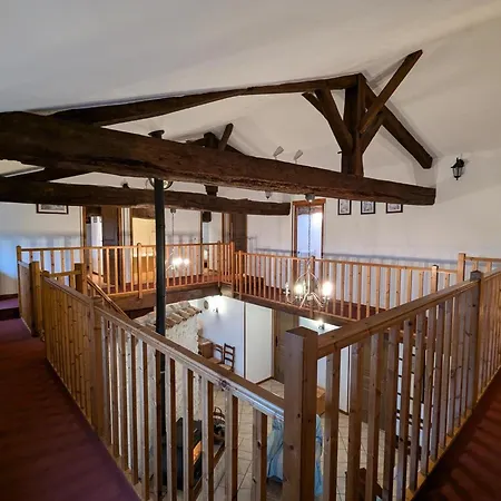Spacieux Avec Piscine Chauffee, Jardin, Wifi Et Animaux Admis - Fr-1-653-273 * Angeduc